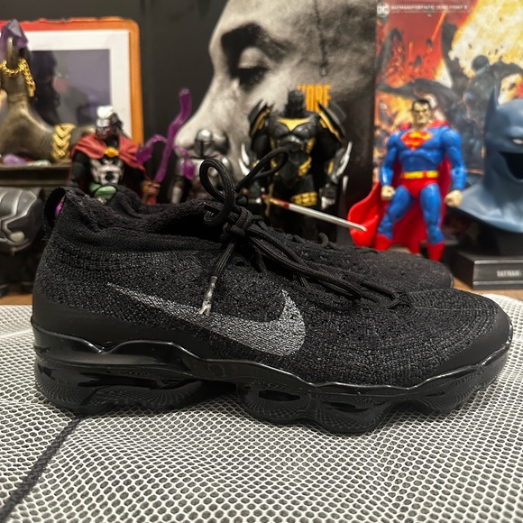 Nike Women's Air VaporMax 2023 Flyknit "Triple Black" - Size 7 - Worn Once - Picture 5 of 9